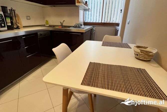 Shtepi me qera Apartament ne Tirane, 1+1, Mobilimi E mobiluar, Pagesa 600  Euro.