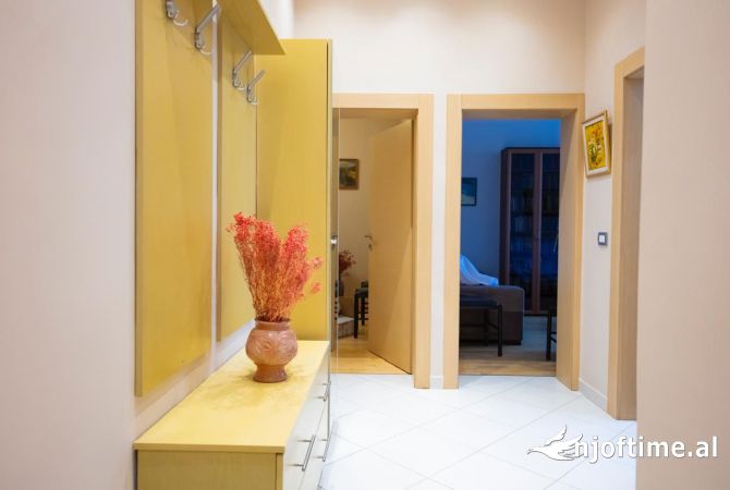 Shtepi me qera Apartament ne Tirane, 1+1, Mobilimi E mobiluar, Pagesa 600  Euro.