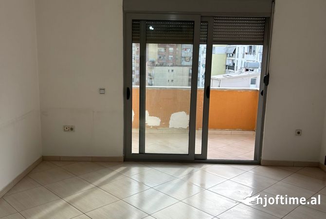 Shtepi me qera 2+1 ne Tirane - 300 Euro