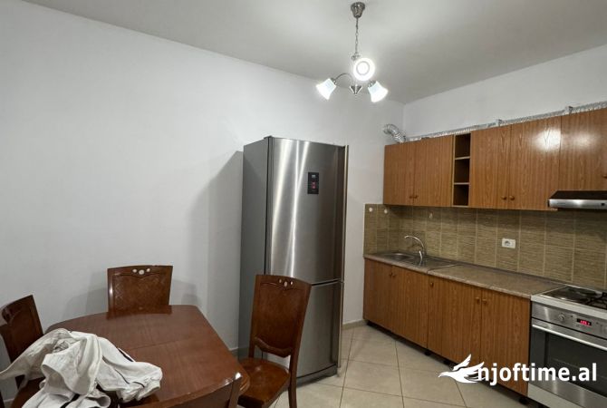 Shtepi me qera 1+1 ne Tirane - 370 Euro