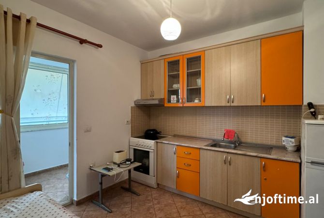 Shtepi me qera 1+1 ne Tirane - 400 Euro