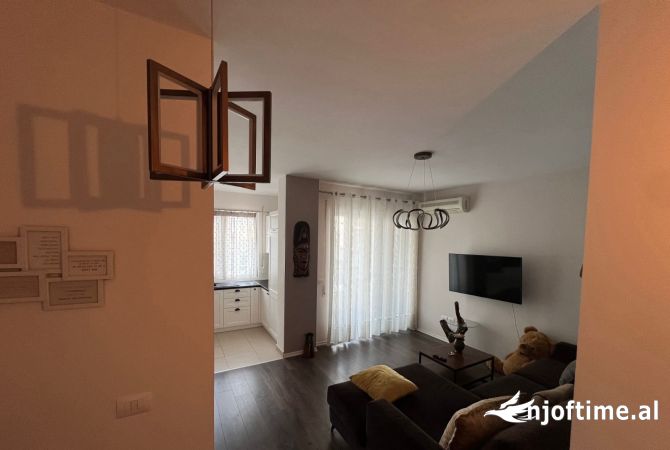 Shtepi me qera 2+1 ne Tirane - 700 Euro