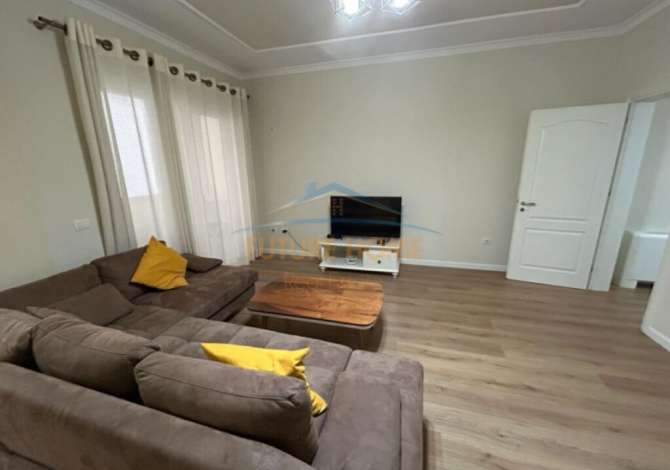 Shtepi me qera 2+1 ne Tirane - 700 Euro