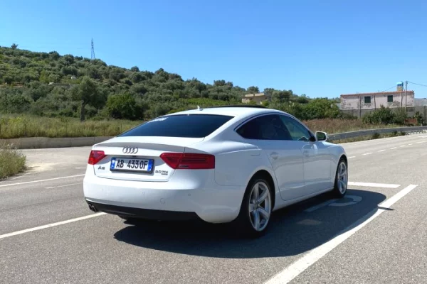 Makina ne shitje ne Vlore, Audi, 2014 Diesel,Kambio Automatik Pagesa 10,000  Euro.