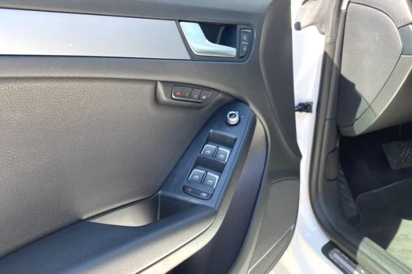 Makina ne shitje ne Vlore, Audi, 2014 Diesel,Kambio Automatik Pagesa 10,000  Euro.