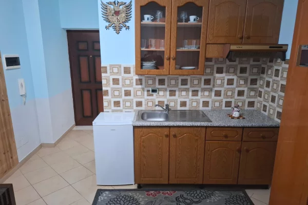 Shtepi me qera Garsoniere ne Vlore - 20,000 Leke