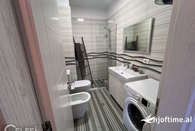 Shtepi me qera 2+1 ne Tirane - 700 Euro