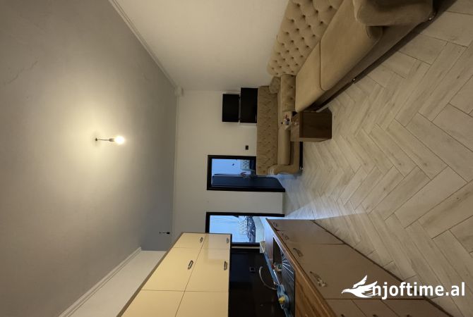 Shtepi me qera 2+1 ne Tirane - 370 Euro