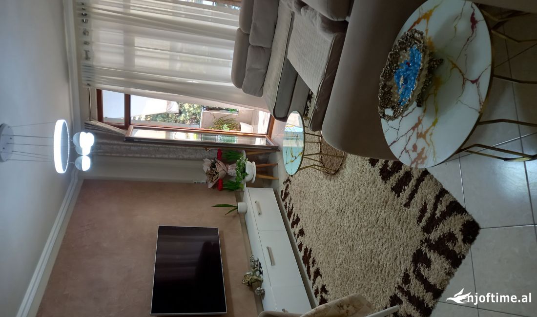 Shtepi ne shitje Apartament ne Tirane, 2+1, Mobilimi E mobiluar, Pagesa 120,000  Euro.