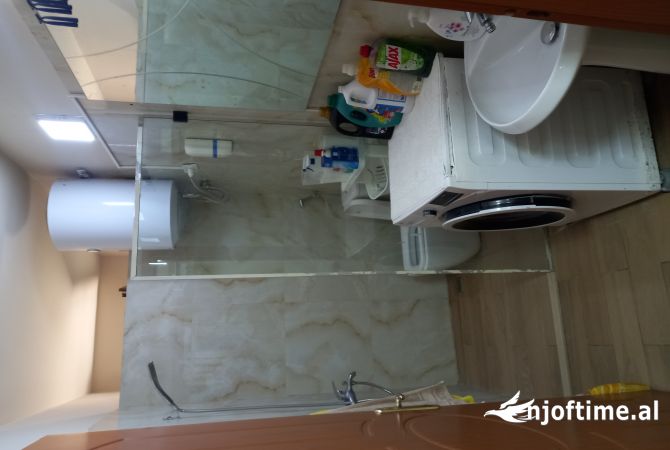 Shtepi ne shitje Apartament ne Tirane, 2+1, Mobilimi E mobiluar, Pagesa 120,000  Euro.