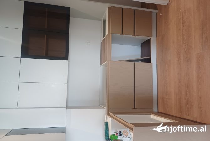 Shtepi ne shitje Apartament ne Tirane, 2+1, Mobilimi E mobiluar, Pagesa 260,000  Euro.