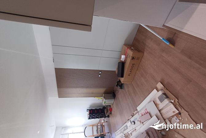 Shtepi ne shitje Apartament ne Tirane, 2+1, Mobilimi E mobiluar, Pagesa 260,000  Euro.