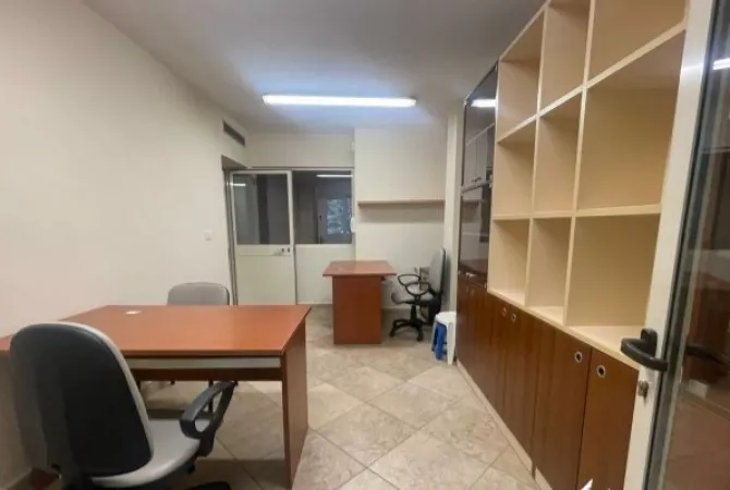 Ambient biznesi me qera 3+1 ne Tirane - 600 Euro