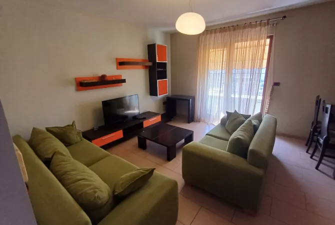 Shtepi me qera Apartament ne Tirane, 2+1, Mobilimi E mobiluar, Pagesa 650  Euro.
