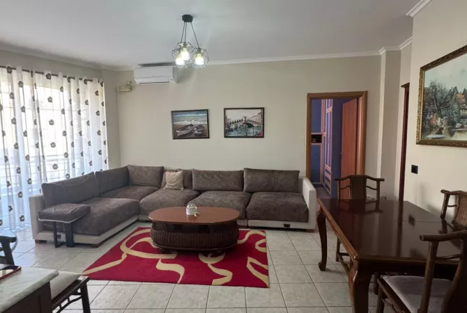 Shtepi me qera Apartament ne Tirane, 2+1, Mobilimi E mobiluar, Pagesa 700  Euro.