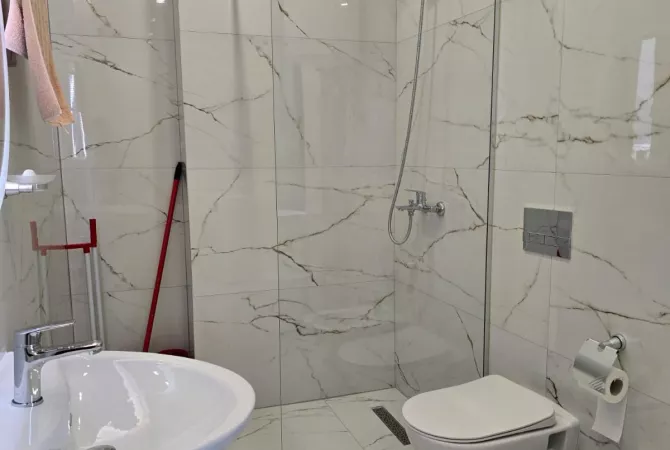 Shtepi me qera Apartament ne Tirane, 1+1, Mobilimi E mobiluar, Pagesa 650  Euro.