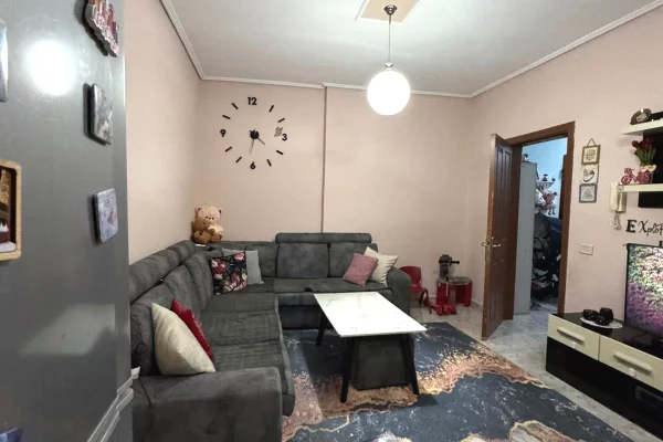 Shtepi me qera 2+1 ne Tirane - 500 Euro