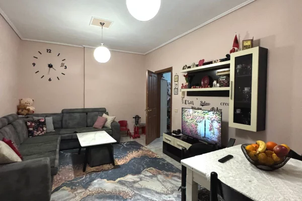 Shtepi me qera 2+1 ne Tirane - 500 Euro