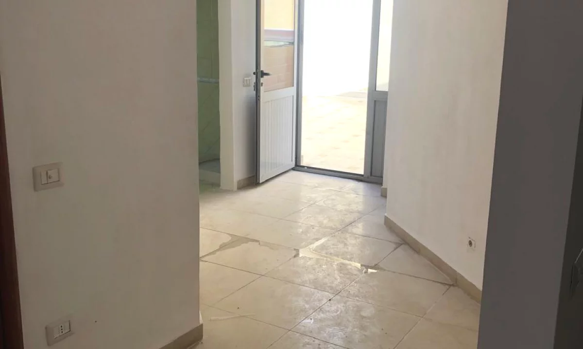 Attic (top floor of the roof) for sale in Durres 3+1, Emty