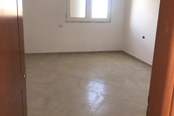 Attic (top floor of the roof) for sale in Durres 3+1, Emty