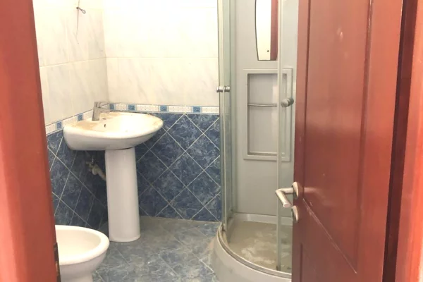 Attic (top floor of the roof) for sale in Durres 3+1, Emty