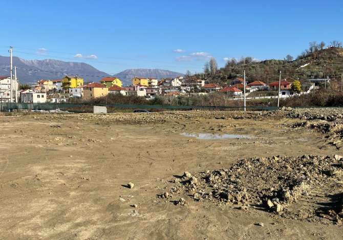 Truall ose Toke  ne Tirane - 110 Euro