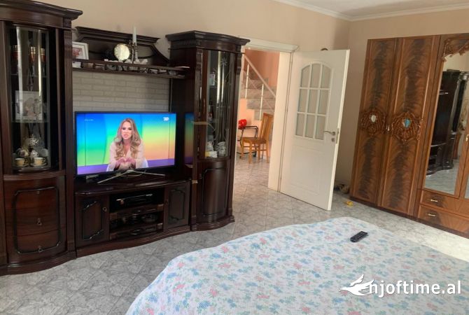 Shtepi me qera 1+1 ne Tirane - 300 Euro