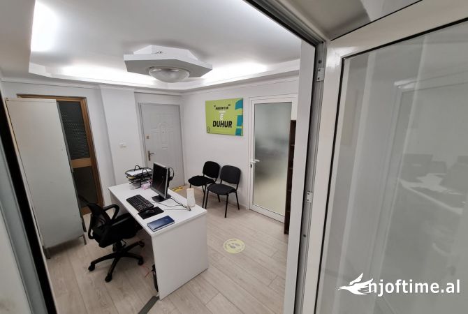 Ambient biznesi me qera 3+1 ne Tirane - 750 Euro