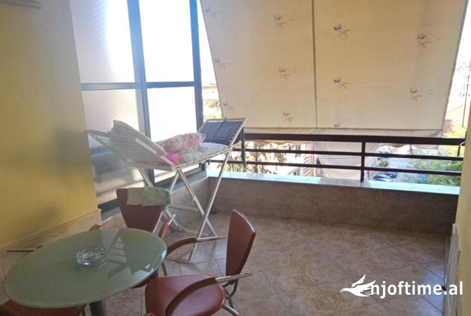 Shtepi me qera Apartament ne Tirane, 2+1, Mobilimi E mobiluar, Pagesa 650  Euro.