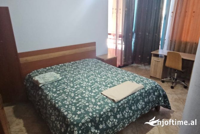 Shtepi me qera Apartament ne Tirane, 2+1, Mobilimi E mobiluar, Pagesa 650  Euro.
