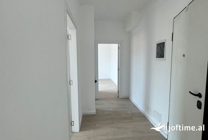 Shtepi me qera Apartament ne Tirane, 2+1, Mobilimi Bosh, pa mobiluar, Pagesa 700  Euro.