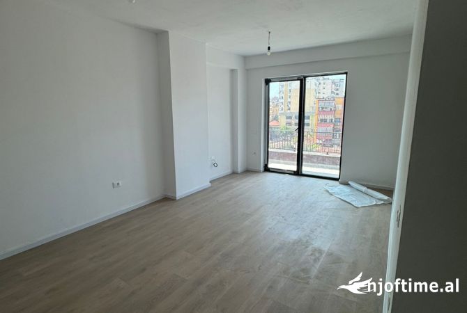 Shtepi me qera 2+1 ne Tirane - 700 Euro