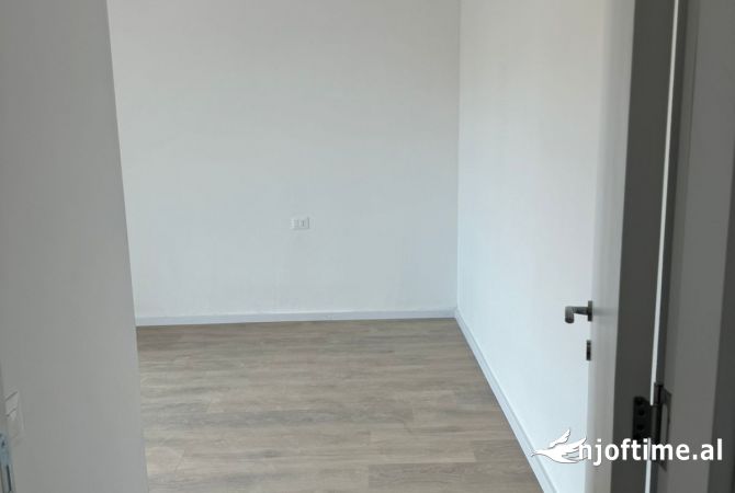 Shtepi me qera Apartament ne Tirane, 2+1, Mobilimi Bosh, pa mobiluar, Pagesa 700  Euro.