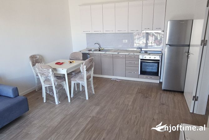 Shtepi me qera Apartament ne Tirane, 2+1, Mobilimi E mobiluar, Pagesa 450  Euro.