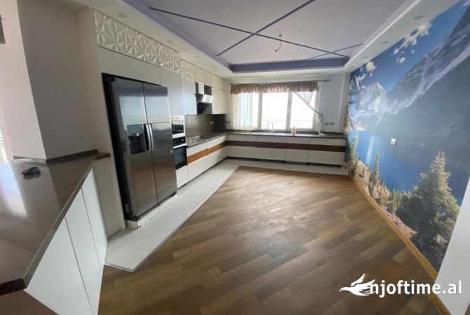 Shtepi ne shitje Apartament ne Durres, 3+1, Mobilimi E mobiluar, Pagesa 310,000  Euro.