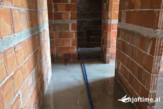 Shtepi ne shitje 2+1 ne Tirane - 95,000 Euro