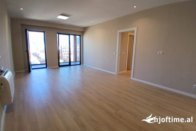 Ambient biznesi me qera 3+1 ne Tirane - 1,400 Euro