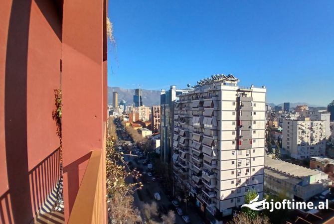 Ambient biznesi me qera 3+1 ne Tirane - 1,400 Euro