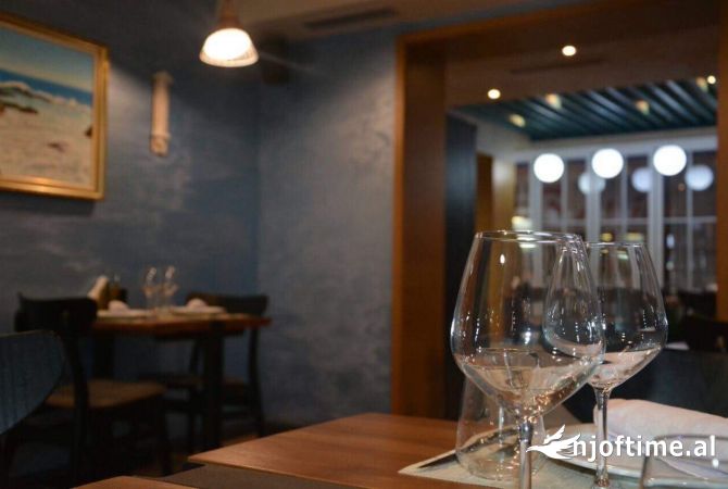 Jepet me Qera Restorant i investuar afer Zogut te Zi. 