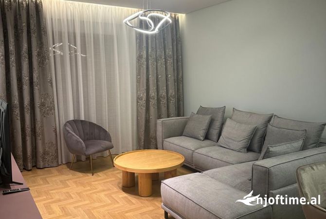Shtepi me qera 2+1 ne Tirane - 700 Euro