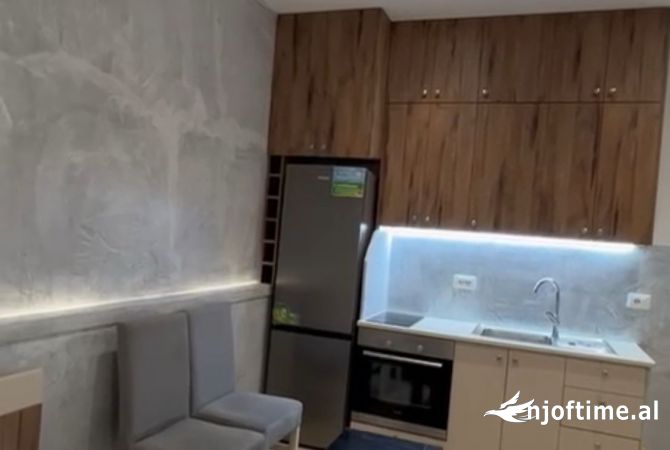 Shtepi me qera Garsoniere ne Tirane - 300 Euro