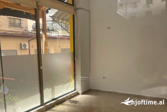 Ambient biznesi me qera 1+1 ne Tirane - 500 Euro