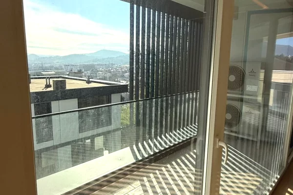 Shtepi ne shitje Apartament ne Tirane, 3+1, Mobilimi E mobiluar, Pagesa 365,000  Euro.