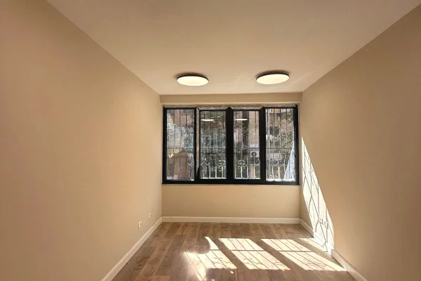 Ambient biznesi me qera 3+1 ne Tirane - 800 Euro