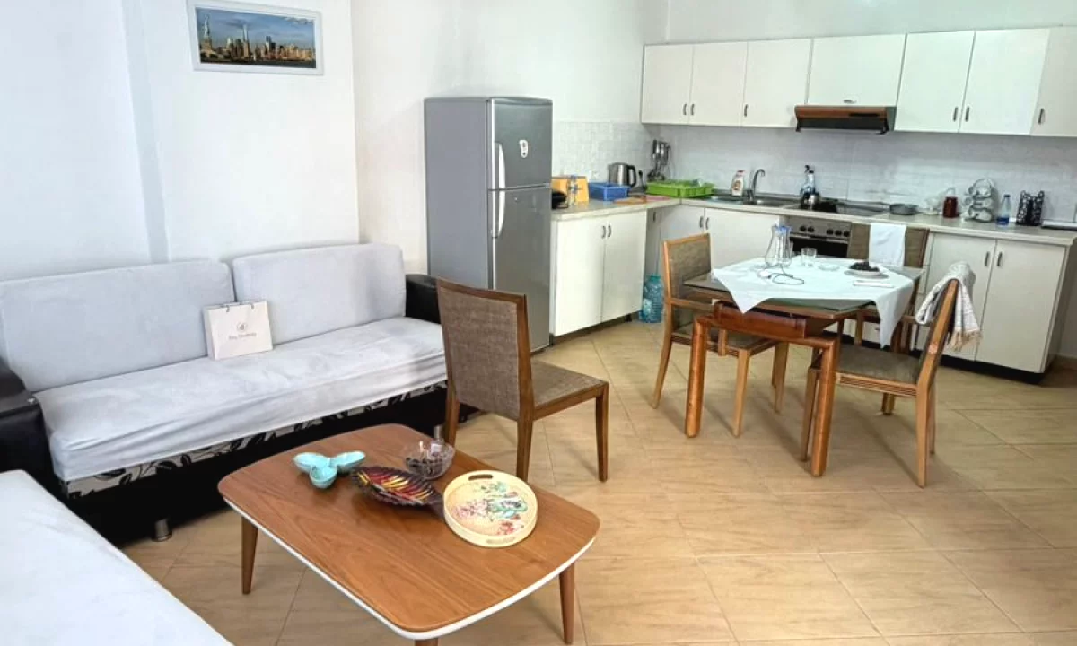 Shtepi me qera Apartament ne Tirane, 2+1, Mobilimi E mobiluar, Pagesa 40,000  Leke.