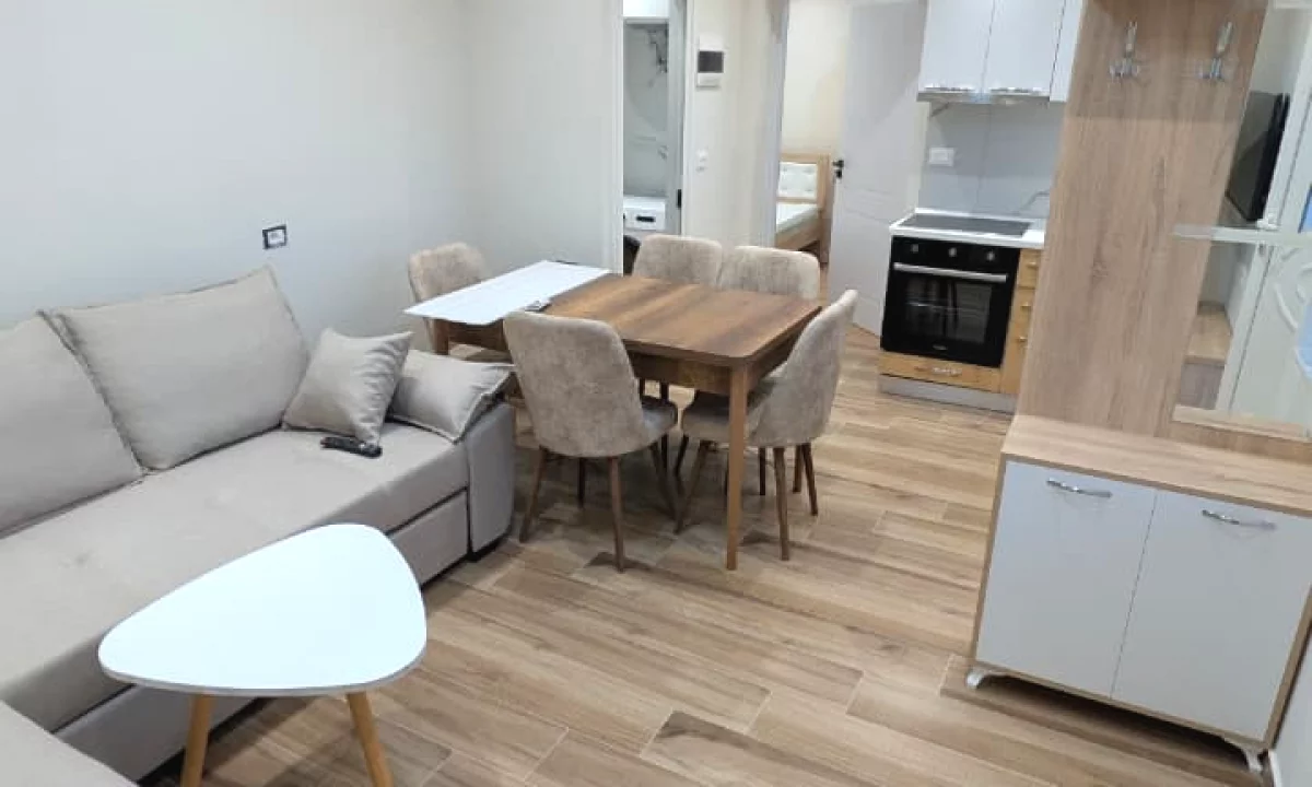 Shtepi me qera Apartament ne Tirane, 2+1, Mobilimi E mobiluar, Pagesa 35,000  Leke.