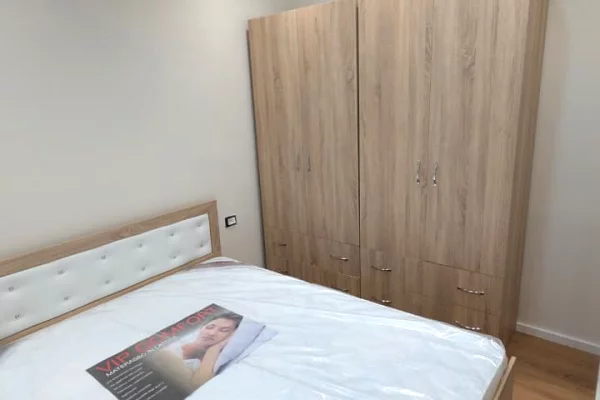 Shtepi me qera Apartament ne Tirane, 2+1, Mobilimi E mobiluar, Pagesa 35,000  Leke.