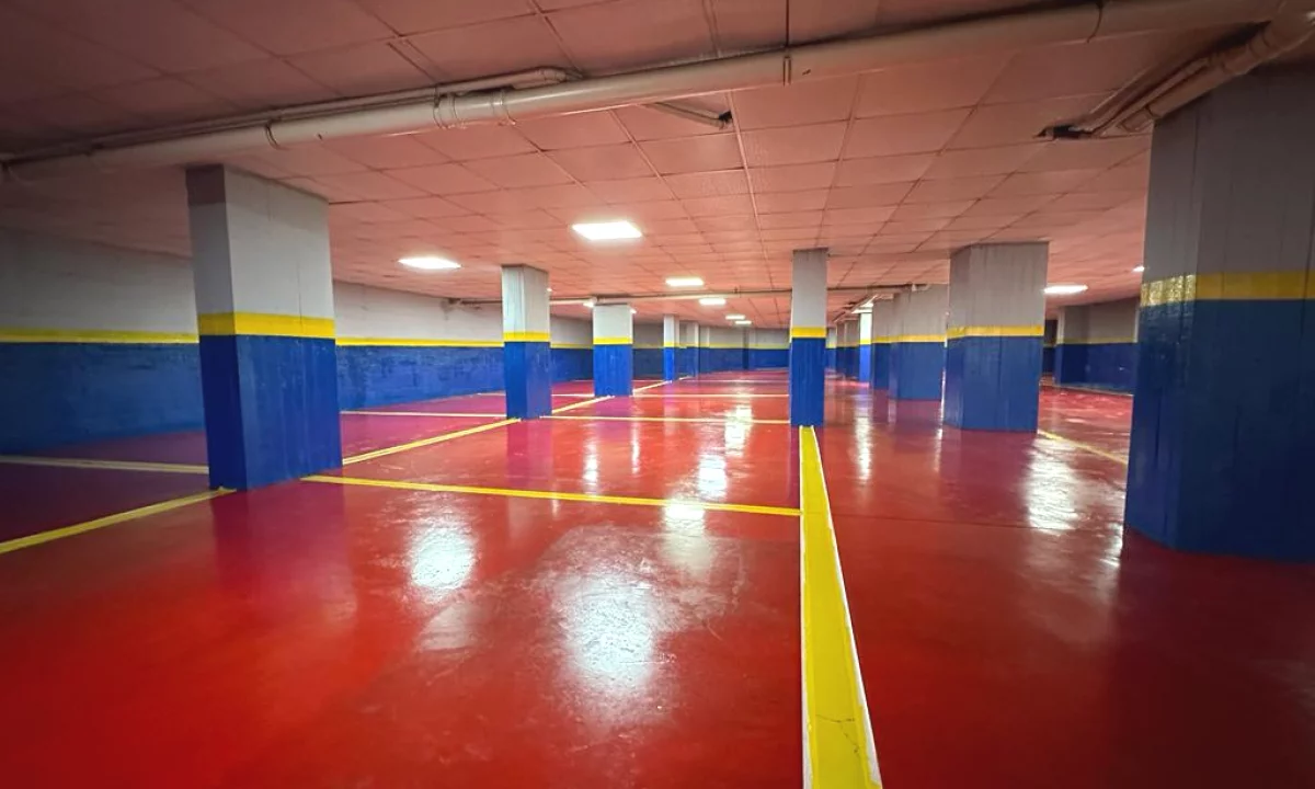 Jepet me Qera – Kati -1 (Garazh / Poste Parkimi) tek Rruga e Elbasanit, perballe Downtown One