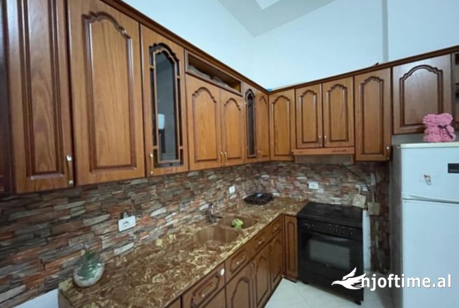 Shtepi me qera 1+1 ne Tirane - 17,500 Leke