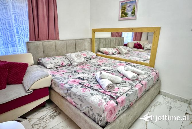 Shtepi me qera Apartament ne Tirane, Garsoniere, Mobilimi E mobiluar, Pagesa 400  Euro.